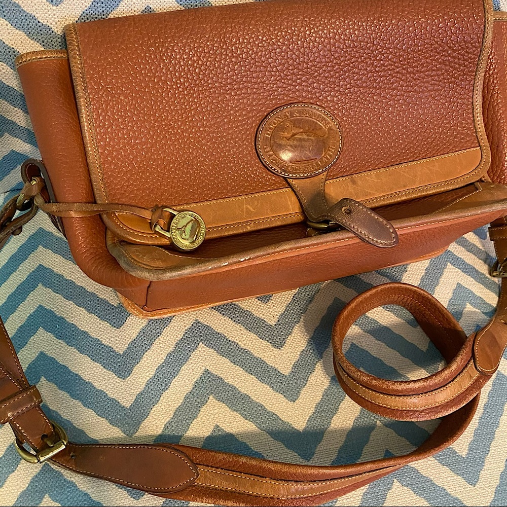 Dooney & Bourke All-Weather Leather messen…